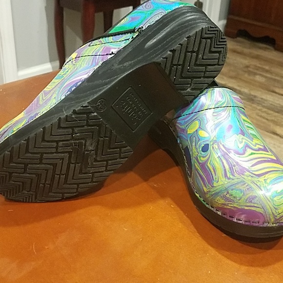 Clogs - Picture 2 of 2